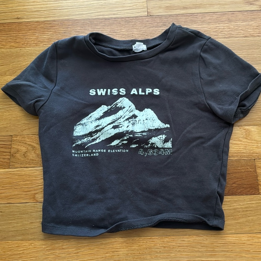 NWOT garage graphic tee